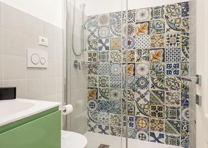 White Con Bagno Privato E Balcone Rzym