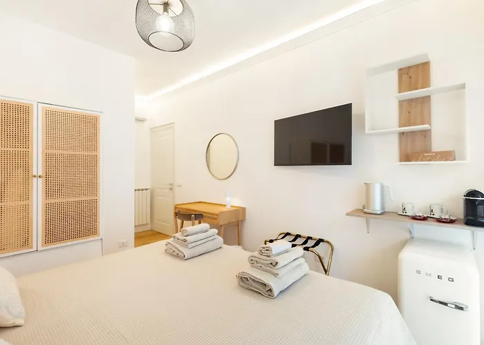 White Con Bagno Privato E Balcone * Rzym